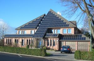 Panel solarny na dachu